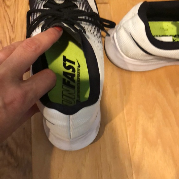 Nike RunFast worn once size 8.5 black and white - Picture 4 of 4